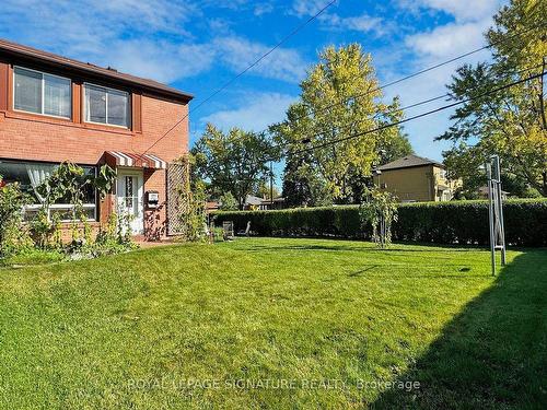 357 Taylor Mills Dr N, Richmond Hill, ON - Outdoor