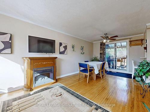 357 Taylor Mills Dr N, Richmond Hill, ON - Indoor Photo Showing Living Room With Fireplace