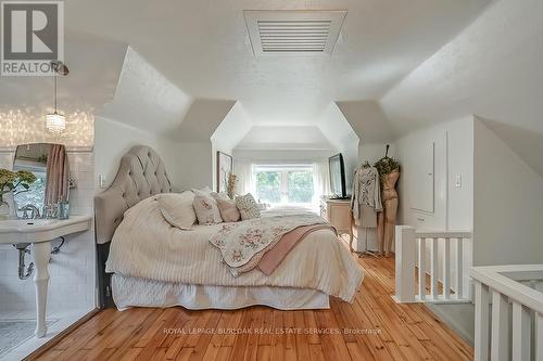 389 Torrance Street, Burlington, ON - Indoor Photo Showing Bedroom