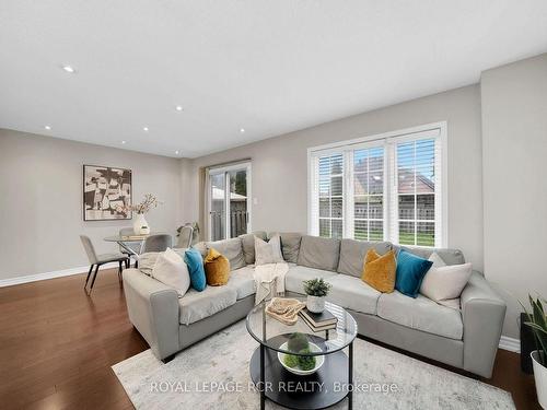 36 Palmolive St, Brampton, ON - Indoor Photo Showing Living Room