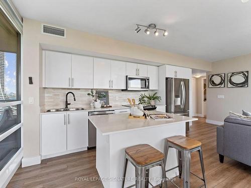 1704-2230 Lake Shore Blvd W, Toronto, ON - Indoor Photo Showing Kitchen With Double Sink With Upgraded Kitchen