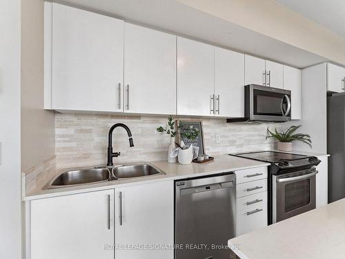 1704-2230 Lake Shore Blvd W, Toronto, ON - Indoor Photo Showing Kitchen With Double Sink With Upgraded Kitchen