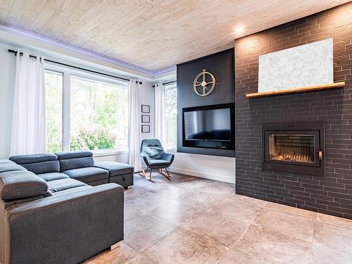 Salon - 4535 Ch. De Capelton, Hatley - Canton, QC - Indoor Photo Showing Living Room With Fireplace