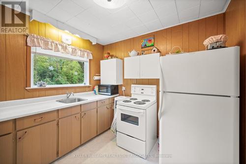 272 Dominion Street, Caledon, ON - Indoor Photo Showing Kitchen