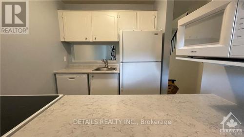 81 - 811 Connaught Avenue, Ottawa, ON - Indoor Photo Showing Kitchen