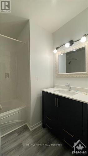 81 - 811 Connaught Avenue, Ottawa, ON - Indoor Photo Showing Bathroom