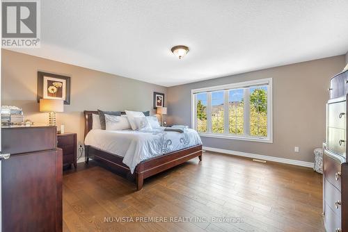 2065 Valleyrun Boulevard, London, ON - Indoor Photo Showing Bedroom