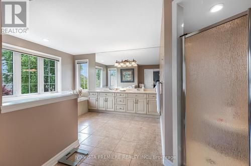 2065 Valleyrun Boulevard, London, ON - Indoor Photo Showing Bathroom