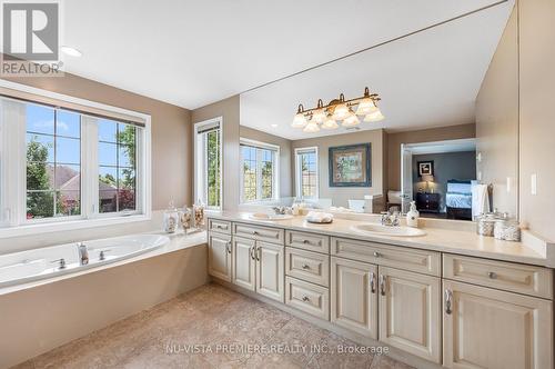 2065 Valleyrun Boulevard, London, ON - Indoor Photo Showing Bathroom