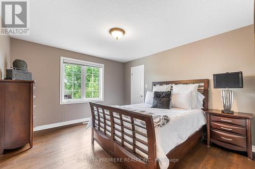 2065 Valleyrun Boulevard, London, ON - Indoor Photo Showing Bedroom