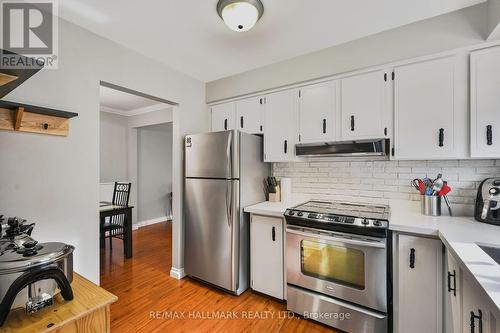 290 Brighton Court, Oshawa, ON - Indoor Photo Showing Kitchen With Stainless Steel Kitchen