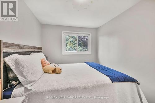 290 Brighton Court, Oshawa, ON - Indoor Photo Showing Bedroom