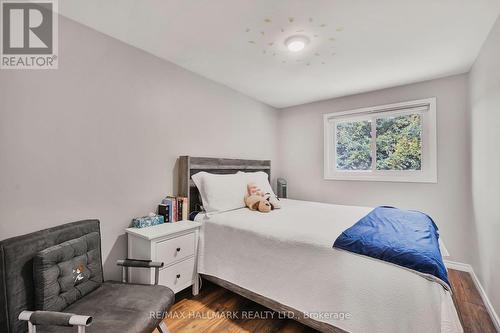 290 Brighton Court, Oshawa, ON - Indoor Photo Showing Bedroom