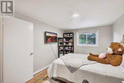 290 Brighton Court, Oshawa, ON - Indoor Photo Showing Bedroom