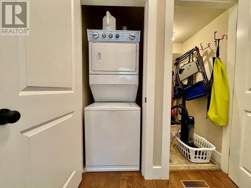 8843 97A Highway Unit# 43, Swansea Point, BC - Indoor Photo Showing Laundry Room