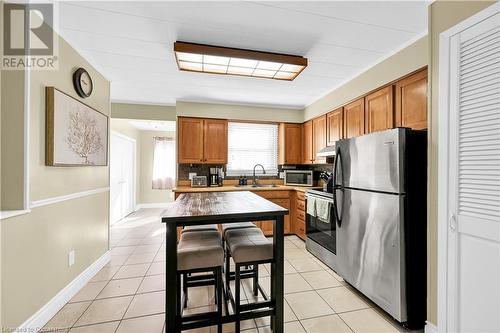 101 Warren Avenue, Hamilton, ON - Indoor Photo Showing Kitchen