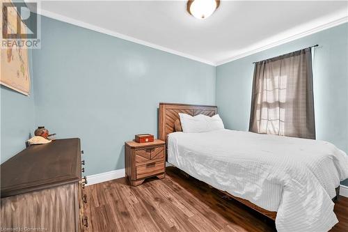 101 Warren Avenue, Hamilton, ON - Indoor Photo Showing Bedroom