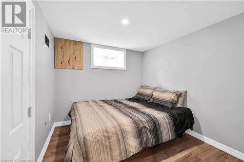 101 Warren Avenue, Hamilton, ON - Indoor Photo Showing Bedroom