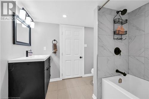 101 Warren Avenue, Hamilton, ON - Indoor Photo Showing Bathroom