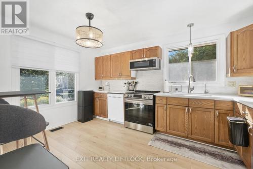 547 Barnes Crescent, Peterborough (Otonabee), ON - Indoor Photo Showing Kitchen