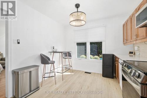 547 Barnes Crescent, Peterborough (Otonabee), ON - Indoor Photo Showing Kitchen