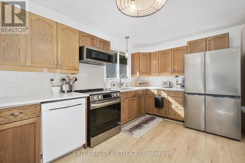 547 Barnes Crescent, Peterborough (Otonabee), ON - Indoor Photo Showing Kitchen