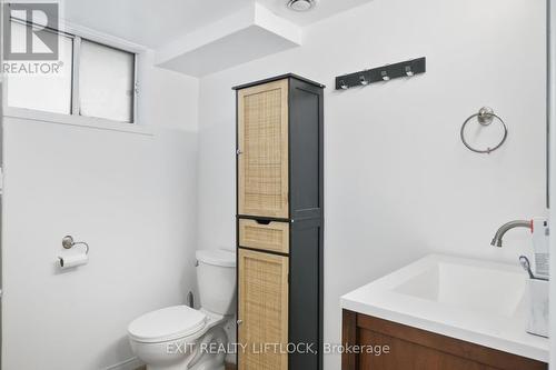 547 Barnes Crescent, Peterborough (Otonabee), ON - Indoor Photo Showing Bathroom