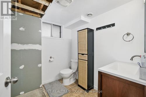 547 Barnes Crescent, Peterborough (Otonabee), ON - Indoor Photo Showing Bathroom