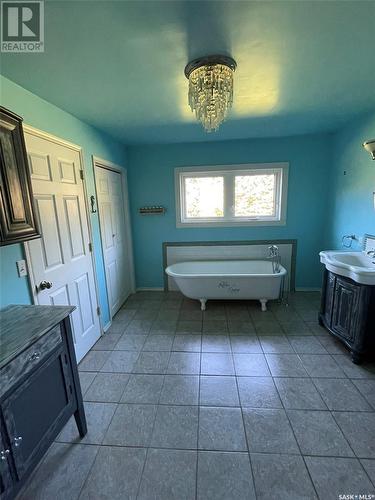 139 Acre House Yard Acreage North Roanville, Rocanville Rm No. 151, SK - Indoor Photo Showing Bathroom