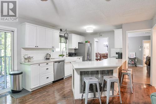 1005 Road 3300, Gravenhurst, ON - Indoor Photo Showing Kitchen