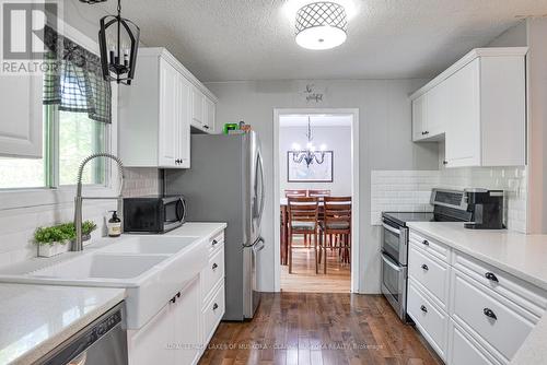 1005 Road 3300, Gravenhurst, ON - Indoor Photo Showing Kitchen With Double Sink