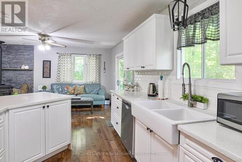 1005 Road 3300, Gravenhurst, ON - Indoor Photo Showing Kitchen With Double Sink