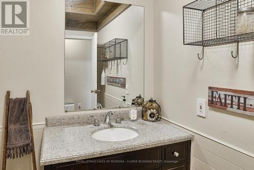 1005 Road 3300, Gravenhurst, ON - Indoor Photo Showing Bathroom