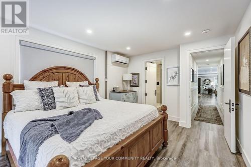 34 Connaught Avenue, Aurora, ON - Indoor Photo Showing Bedroom