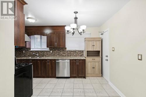 Upper - 11 Juniper Crescent, Brampton, ON - Indoor Photo Showing Kitchen