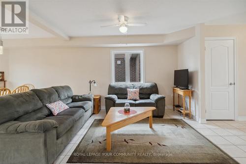 37 Gunsolus Road, Kawartha Lakes, ON - Indoor Photo Showing Living Room