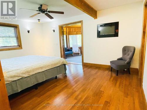 9 Trent View Road, Kawartha Lakes, ON - Indoor Photo Showing Bedroom