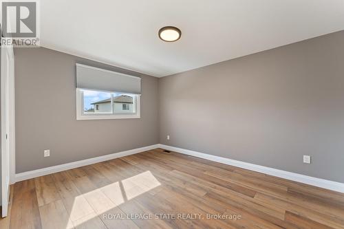 144 Ravenbury Drive, Hamilton, ON - Indoor Photo Showing Other Room