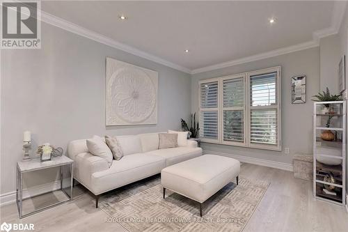 4320 Shelby Crescent, Mississauga, ON - Indoor Photo Showing Living Room