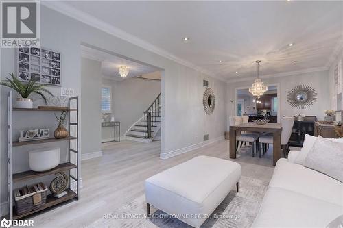 4320 Shelby Crescent, Mississauga, ON - Indoor Photo Showing Living Room