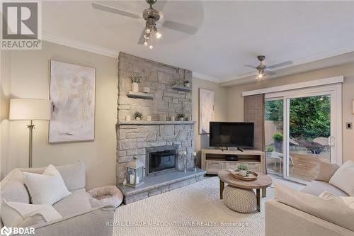 4320 Shelby Crescent, Mississauga, ON - Indoor Photo Showing Living Room With Fireplace