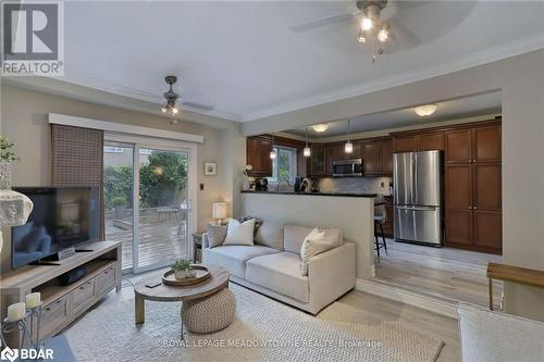 4320 Shelby Crescent, Mississauga, ON - Indoor Photo Showing Living Room