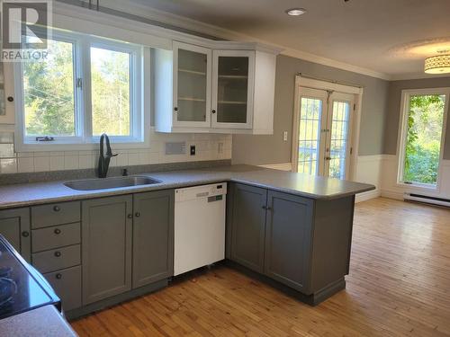 2622 Base Line Rd, Prince Township, ON - Indoor Photo Showing Kitchen