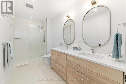 409 - 17 Cleave Avenue, Prince Edward County (Picton), ON - Indoor Photo Showing Bathroom