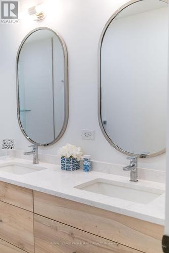 409 - 17 Cleave Avenue, Prince Edward County (Picton), ON - Indoor Photo Showing Bathroom