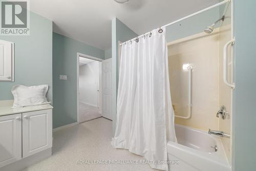 321 - 8 Talbot Street, Prince Edward County (Picton), ON - Indoor Photo Showing Bathroom