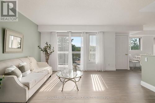 321 - 8 Talbot Street, Prince Edward County (Picton), ON - Indoor Photo Showing Living Room