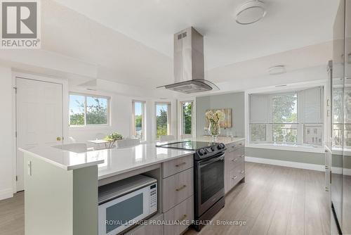 321 - 8 Talbot Street, Prince Edward County (Picton), ON - Indoor Photo Showing Kitchen With Upgraded Kitchen