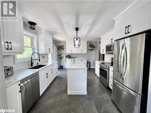 2065 Melrose Road, Tyendinaga, ON - Indoor Photo Showing Kitchen With Double Sink With Upgraded Kitchen