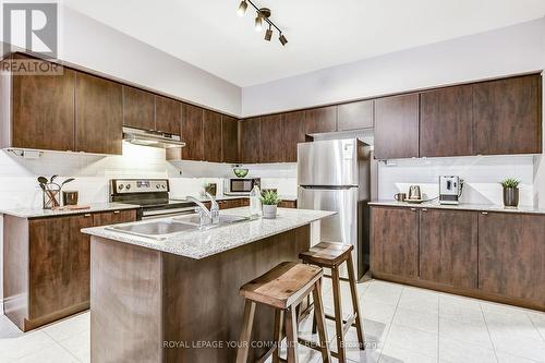 66 Courting House Place, Georgina, ON - Indoor Photo Showing Kitchen With Double Sink